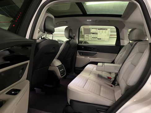 New 2026 Lincoln Nautilus Reserve AWD/4WD image 17