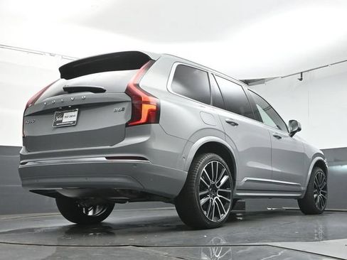 Used 2026 Volvo XC90 B6 Plus w/ Protection Package Premier AWD/4WD image 39