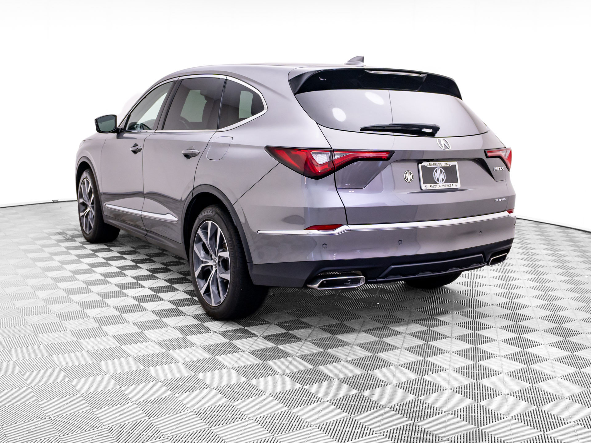 Used 2023 Acura MDX w/ Technology Package AWD/4WD image 3