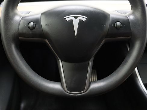 Used 2021 Tesla Model Y Performance image 23