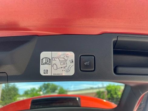 Used 2020 Ford Escape Titanium AWD/4WD image 17