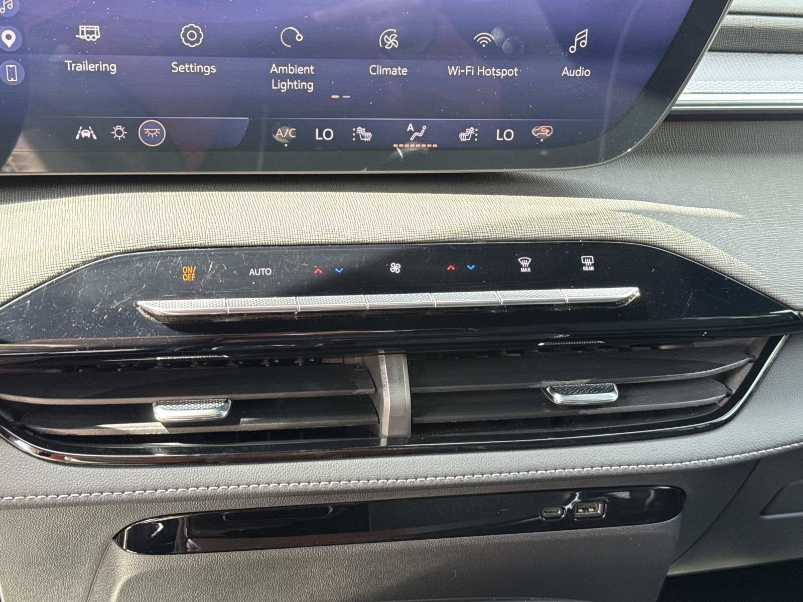 Used 2026 Buick Enclave Sport Touring AWD/4WD image 22