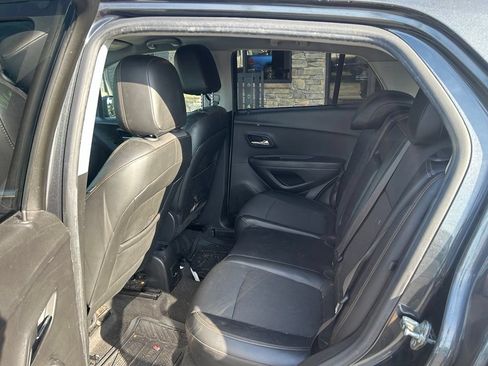 Used 2017 Chevrolet Trax LT w/ LT Convenience Package FWD image 7