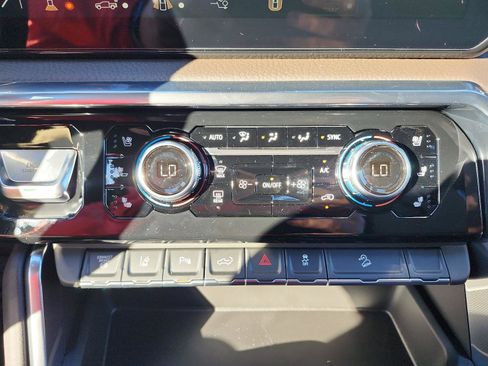 New 2026 GMC Sierra 3500 Denali w/ Denali Reserve Package image 17