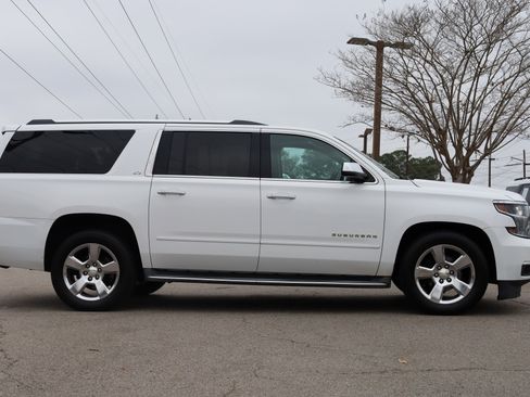 Used 2015 Chevrolet Suburban LTZ image 5