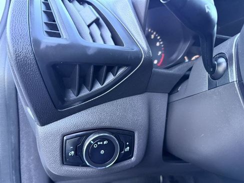Used 2015 Ford Transit Connect XL FWD image 17
