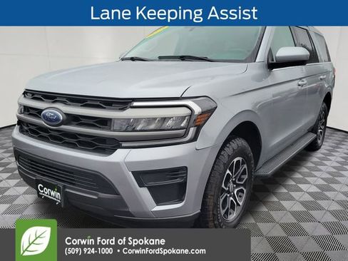 Used 2024 Ford Expedition XLT image 6