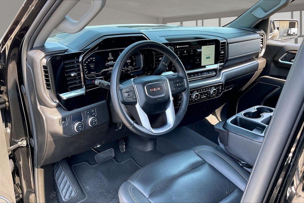Used 2025 GMC Sierra 1500 SLT RWD image 17