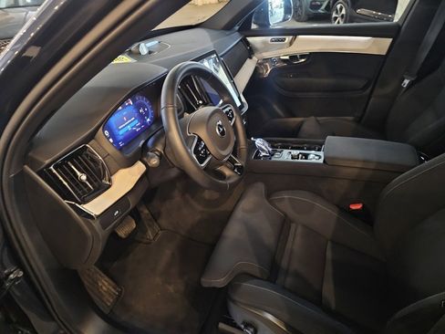 Certified 2025 Volvo XC90 B6 Ultra image 17