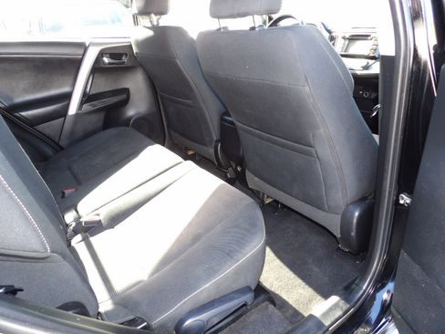 Used 2016 Toyota RAV4 XLE image 9