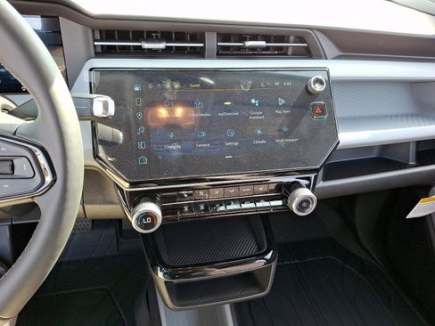 New 2027 Chevrolet Bolt LT w/ Comfort Package FWD image 12