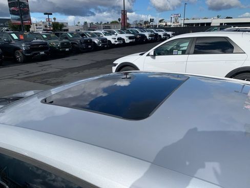 Used 2017 Chevrolet Camaro SS RWD image 9