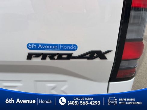 Used 2023 Nissan Frontier PRO-4X w/ Tow Package AWD/4WD image 13