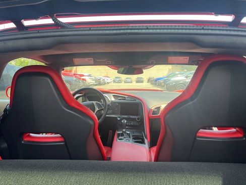 Used 2015 Chevrolet Corvette Z06 w/ 3LZ Preferred Equipment Group RWD image 18
