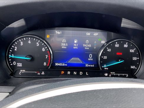 Used 2022 Ford Explorer XLT w/ Equipment Group 202A image 25