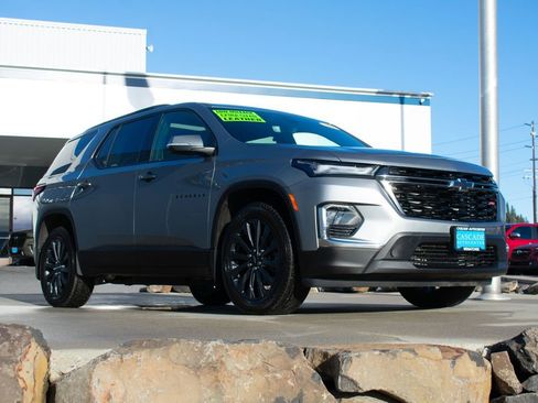 Certified 2024 Chevrolet Traverse RS image 5