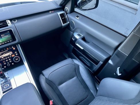 Used 2022 Land Rover Range Rover Sport SVR image 18