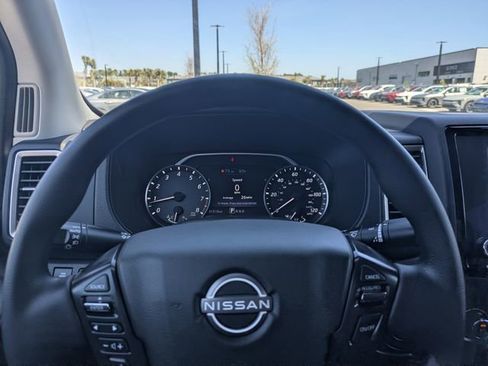 Used 2022 Nissan Frontier SV image 27