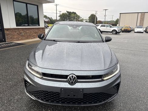 Used 2025 Volkswagen Jetta Sport FWD image 11