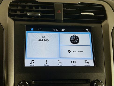 Used 2017 Ford Fusion SE w/ Fusion SE Technology Package FWD image 19