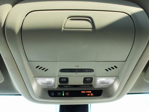 Used 2022 GMC Acadia Denali w/ Denali Ultimate Package image 32