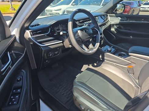 Used 2025 Jeep Grand Cherokee Trailhawk w/ Advanced Protech Group II AWD/4WD image 14