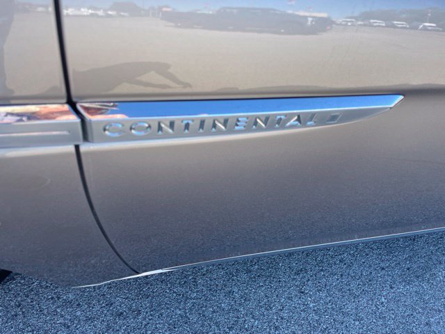 Used 2019 Lincoln Continental Premiere FWD image 13