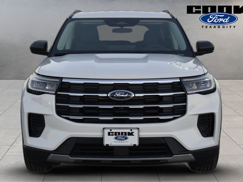 New 2026 Ford Explorer Active RWD image 2