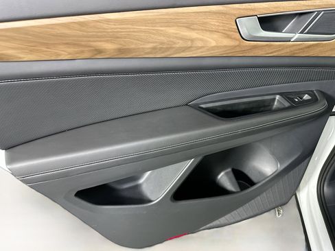 Used 2024 Volkswagen Atlas SE image 26