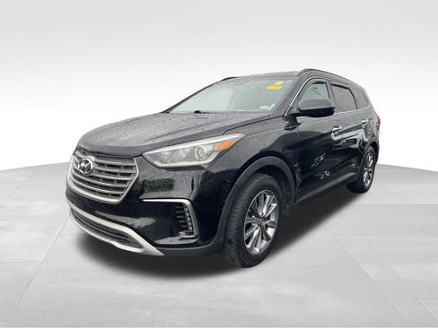 Used 2017 Hyundai Santa Fe SE FWD image 1