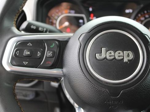 Used 2024 Jeep Wrangler Unlimited Sahara AWD/4WD image 19