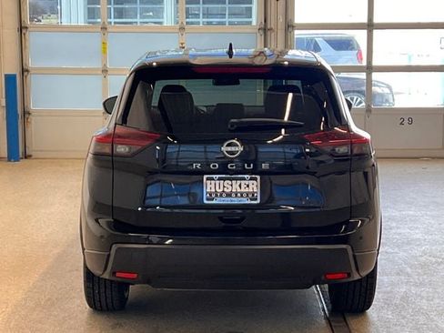Used 2025 Nissan Rogue SV image 5