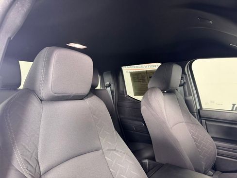 Used 2025 Toyota Tacoma SR5 AWD/4WD image 31