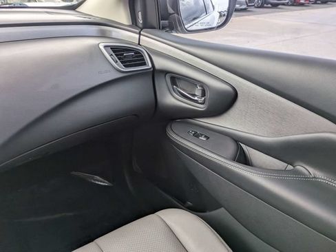 Used 2021 Nissan Murano S FWD image 16