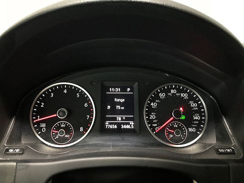 Used 2017 Volkswagen Tiguan S image 22