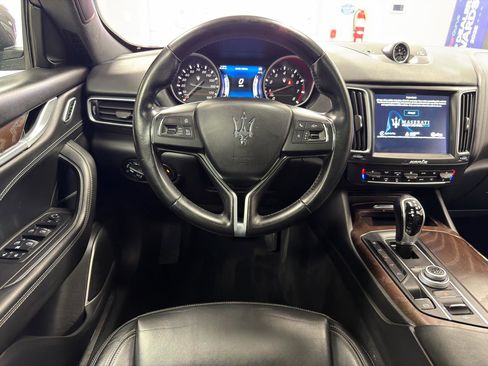 Used 2017 Maserati Levante w/ Luxury Package AWD/4WD image 27