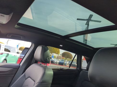 Certified 2024 Volkswagen Atlas Cross Sport SE image 31