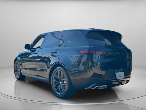 Used 2025 Land Rover Range Rover Sport SE image 3