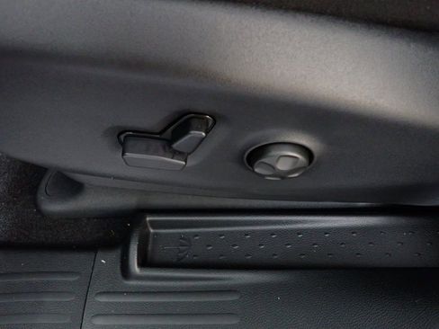 New 2026 Chrysler Pacifica Select w/ S Appearance Package image 23