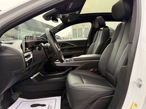Used 2024 Cadillac Lyriq Sport image 41