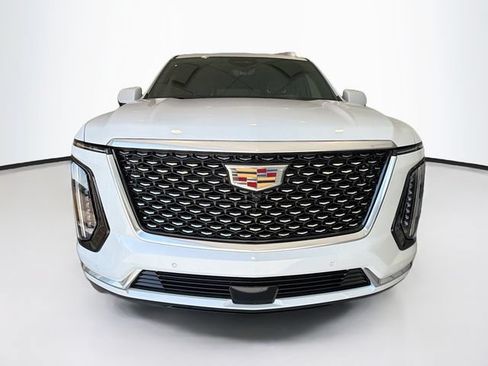 New 2026 Cadillac Escalade Luxury AWD/4WD image 2