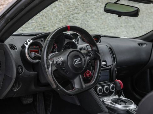 Used 2014 Nissan 370Z Coupe RWD image 3