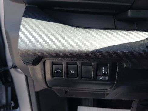 Used 2025 Subaru Ascent Premium AWD/4WD image 17