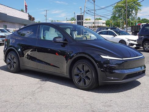 Used 2026 Tesla Model Y Long Range AWD/4WD image 53