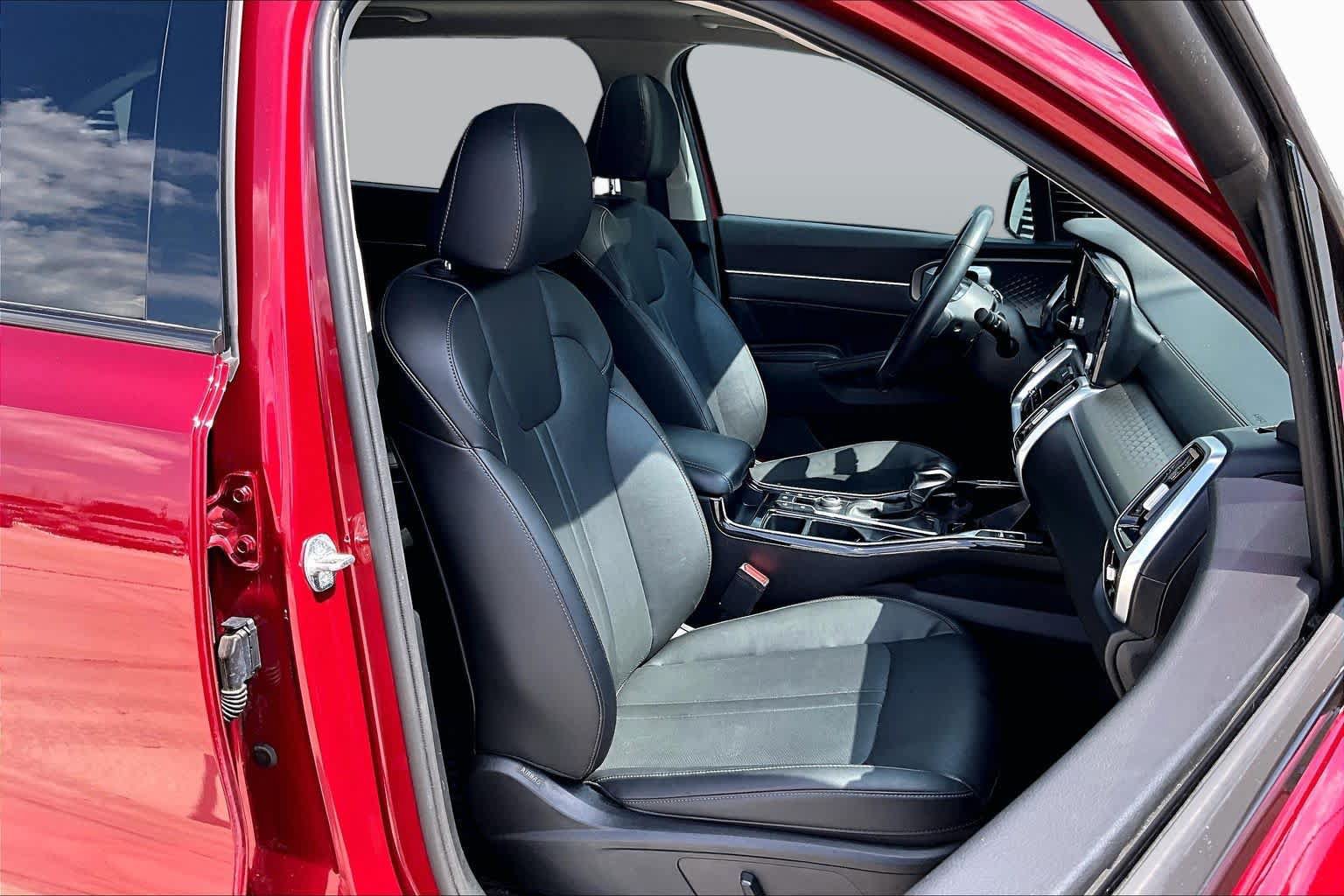 Certified 2023 Kia Sorento SX AWD/4WD image 9