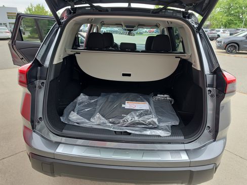 New 2026 Nissan Rogue SV w/ Cold Weather Package AWD/4WD image 16