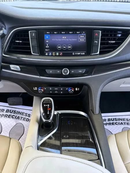 Used 2021 Buick Enclave Essence FWD image 35
