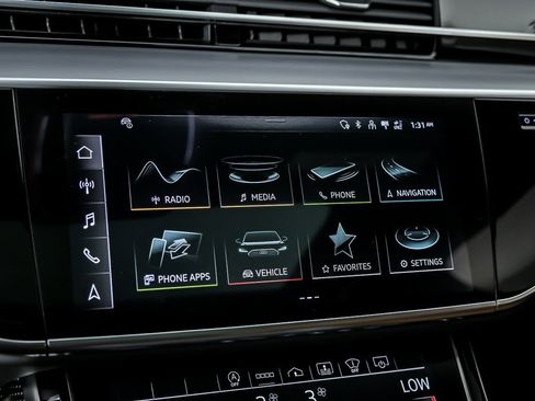 Used 2022 Audi S8 AWD/4WD image 33