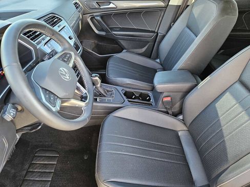 Used 2022 Volkswagen Tiguan SE image 13