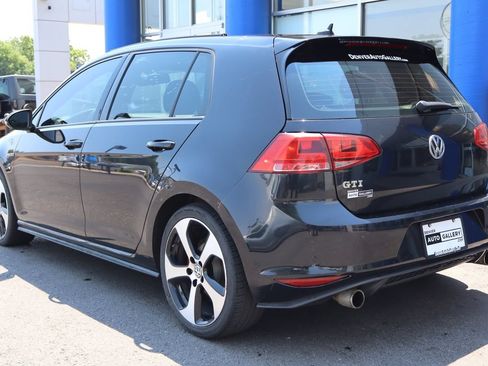 Used 2017 Volkswagen GTI SE FWD image 3